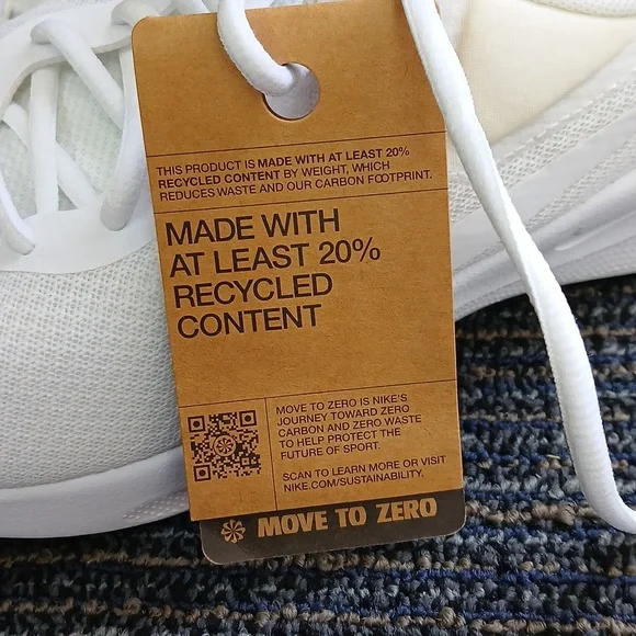 NWT Nike Revolution 7 Women's Road Running Shoes ,White-Size 9.5 - Picture 4 of 7